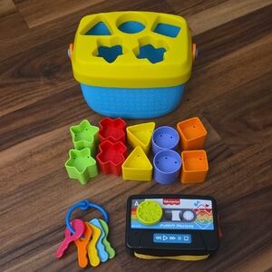 Fisher-Price Kids Shape Sorter Toy Yellow Blue Puppy's Mixtape Rainbow Keys